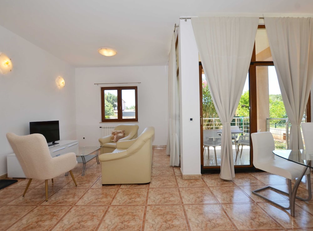 Elegant and Brigth Corner Apartments