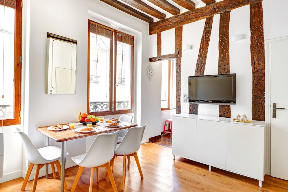 Comfy Flat for 4 - Central Le Marais