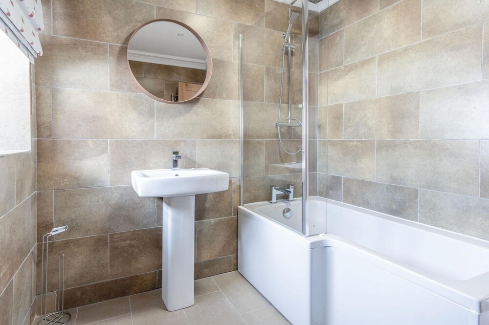 Haven View - 2 Bedroom Apartment - Milford Haven view 5