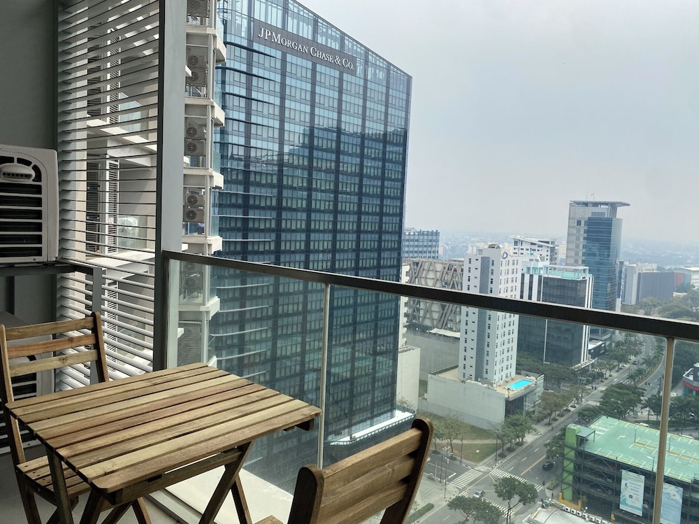 Uptown Park Suites Tower 2