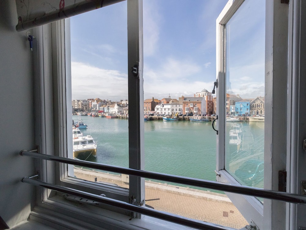 Harbourside Cottage view 3