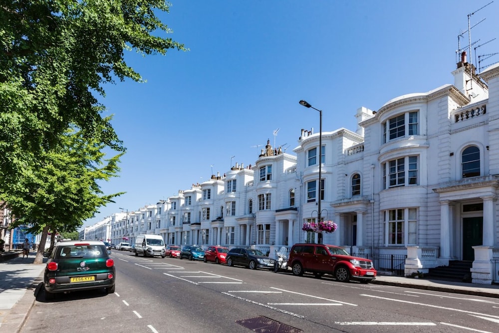Elegant, Airy 2 Bedroom Flat in Paddington