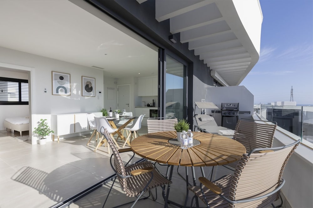 Sunset Top Floor Apartment Higueron