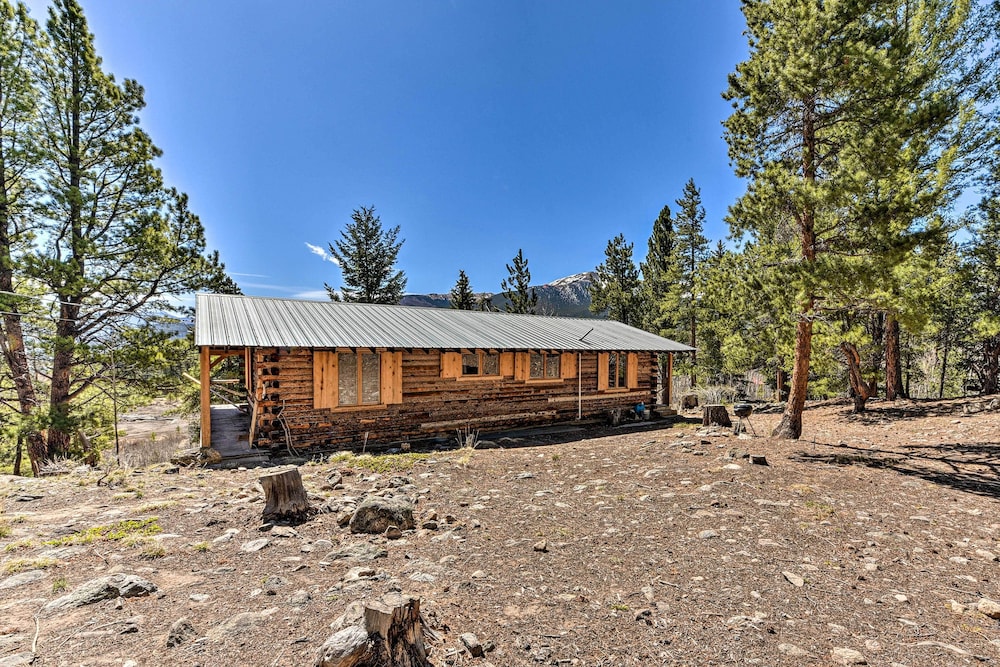 Idyllic Twin Lakes Escape w/ Views of the Lakes view 3