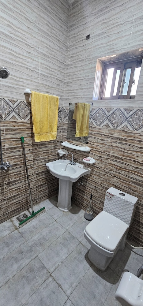Mirpur 3-bed House Sleeps 6 view 2
