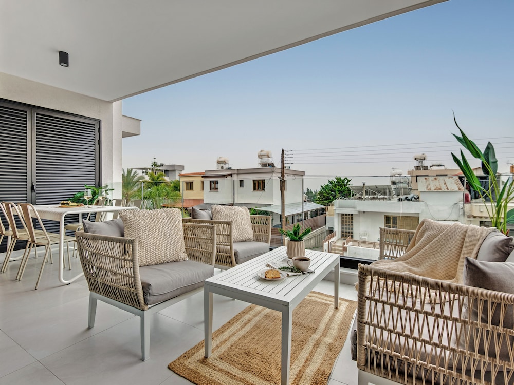 Sanders Only Limassol - Full Building