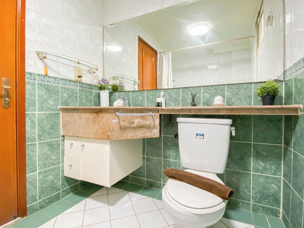 Elegant And Homey 3Br Puri Casablanca Apartment