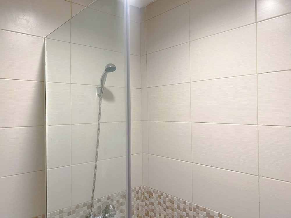 Good Choice And Cozy Studio At Tamansari Iswara Apartment