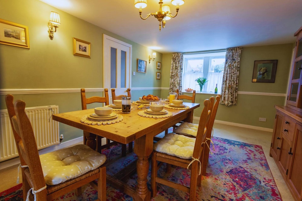 New Cross Keys House - Cosy 4-bed Cottage in Kirk Yetholm