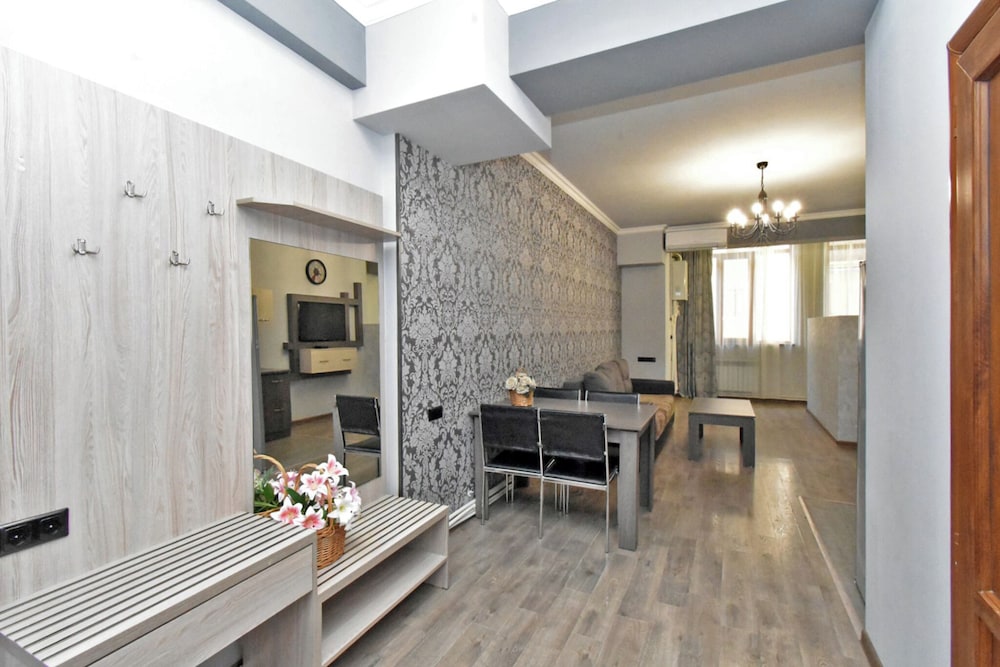 Apartment in Teryan street