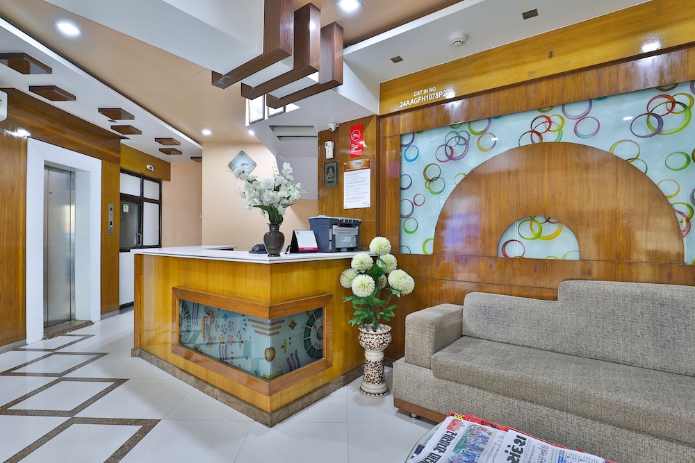 Lobby & Reception