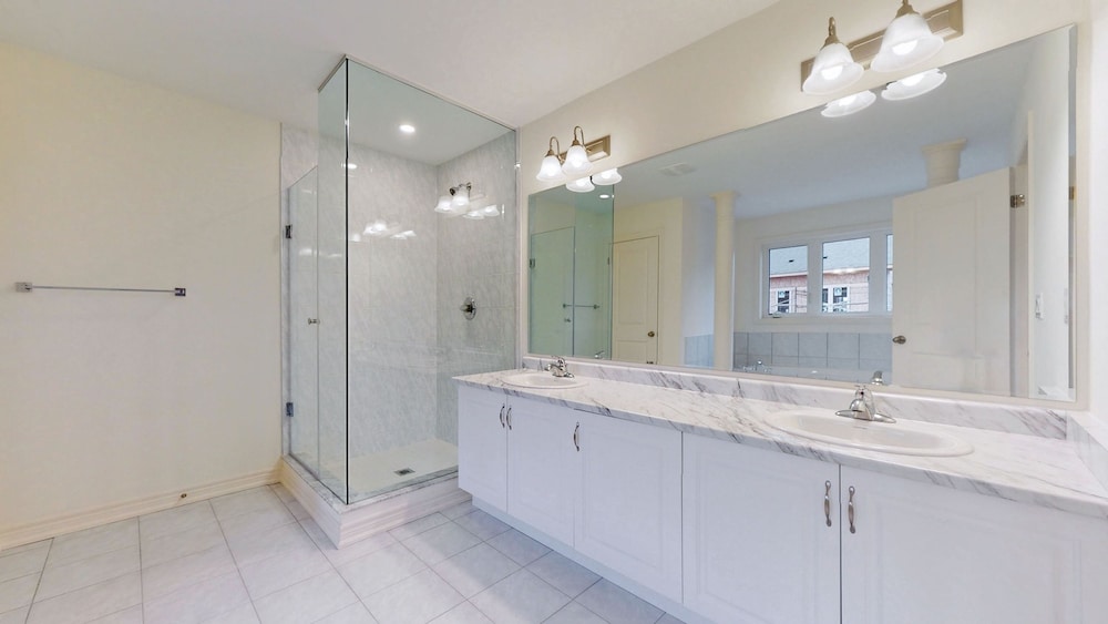 Elegance Modern 4-bedroom Home With Luxury Comforts