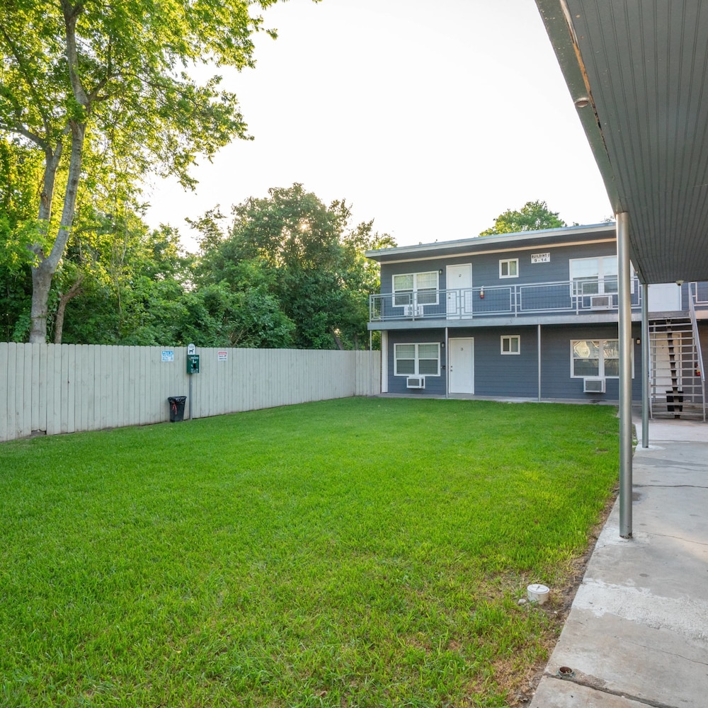 HTX Spacious Apt Parking Near Dtown NRG