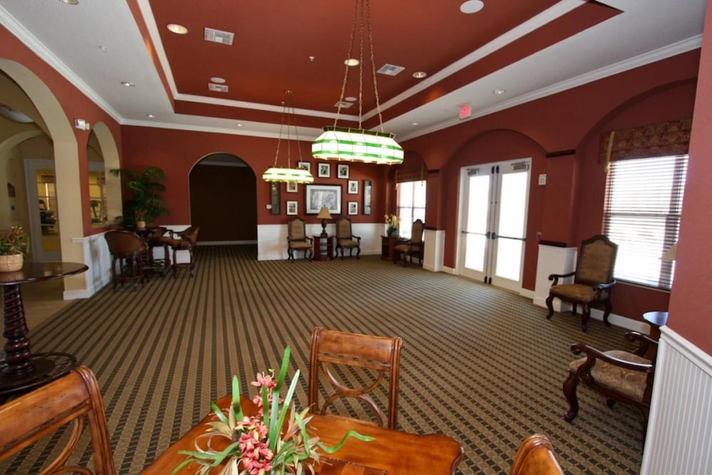 4970 Trafalgar Village - Image 4