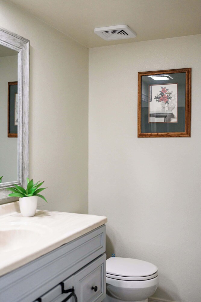 Perfect Family Getaway w Garden Near ONT Airport