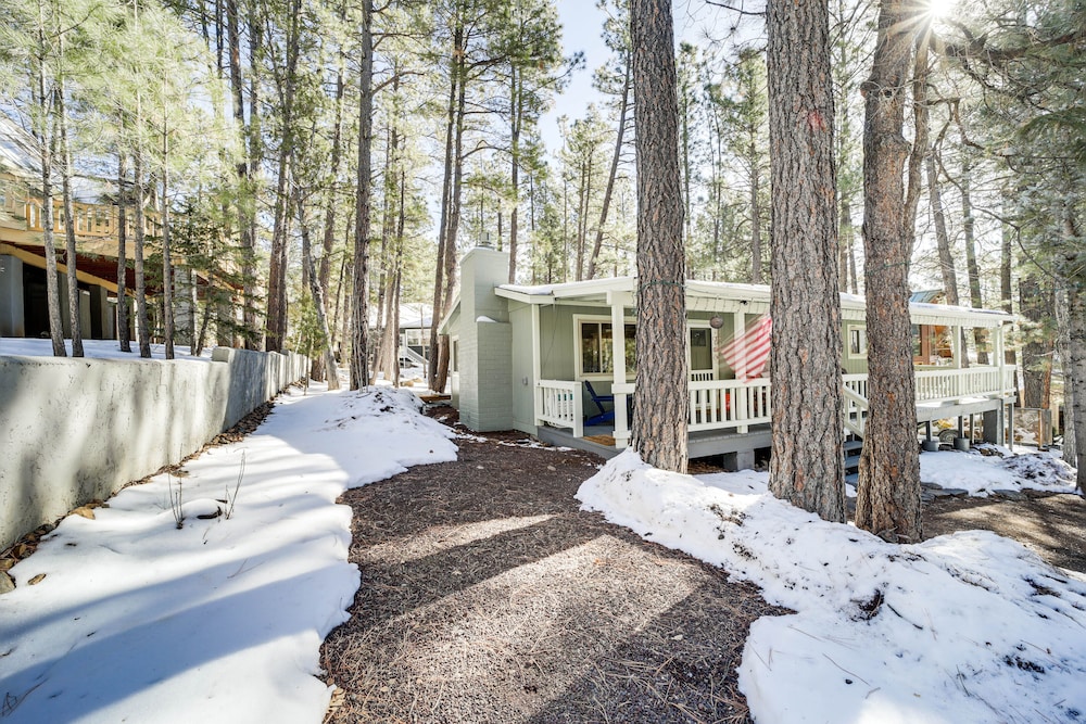 Deck & Fire Pit: Modern Munds Park Retreat! view 3