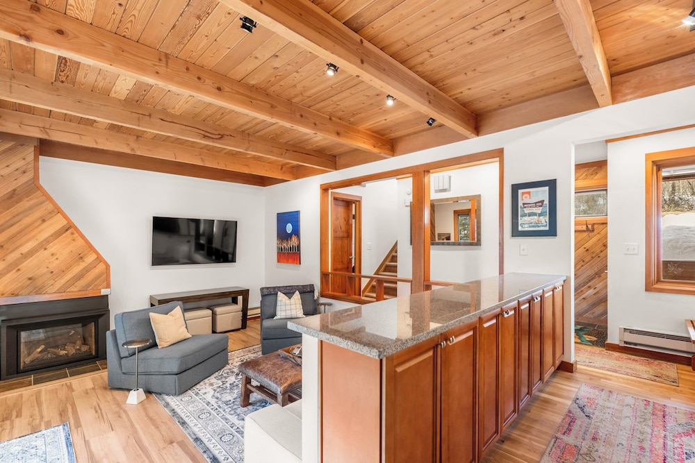Tennis Townhome #1321 : 2