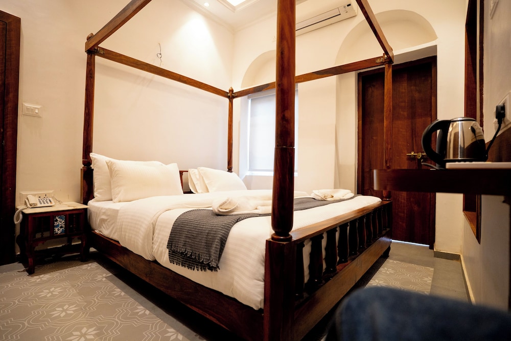 SHIVA KASHI HOTEL