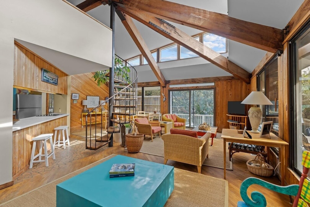 Beach Grove 3 Bedroom Home
