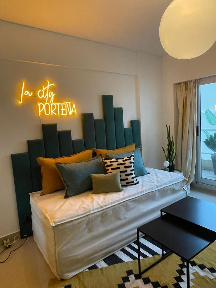 Ayres Suites Moreno