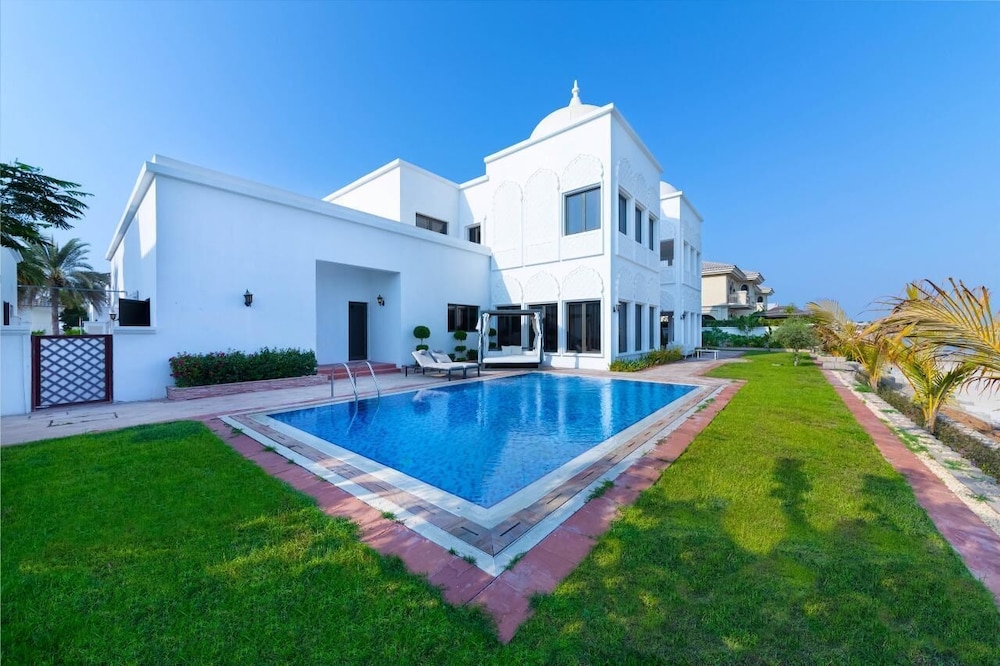 Manzil-6BR Lux Villa with Pvt Pool