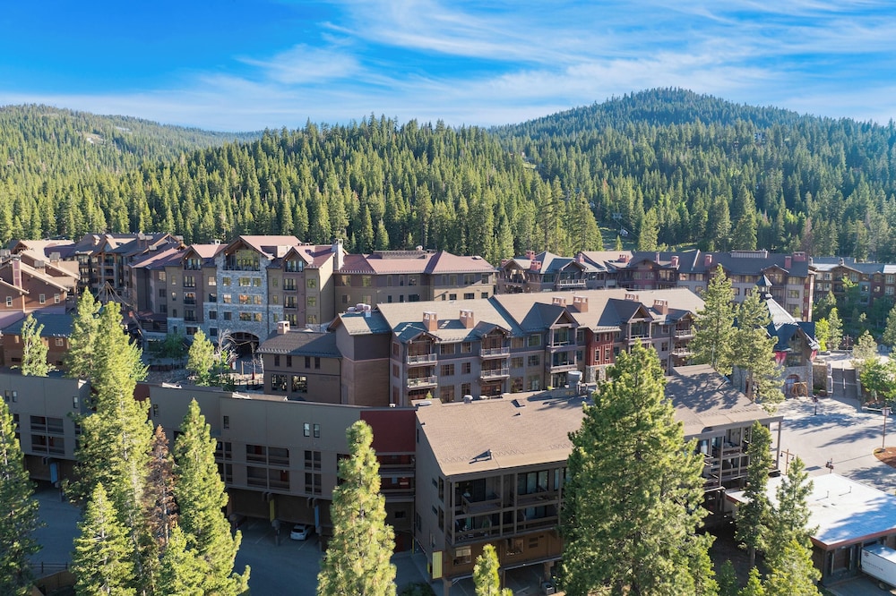 Village Studio by Avantstay Minutes to Lifts view 3