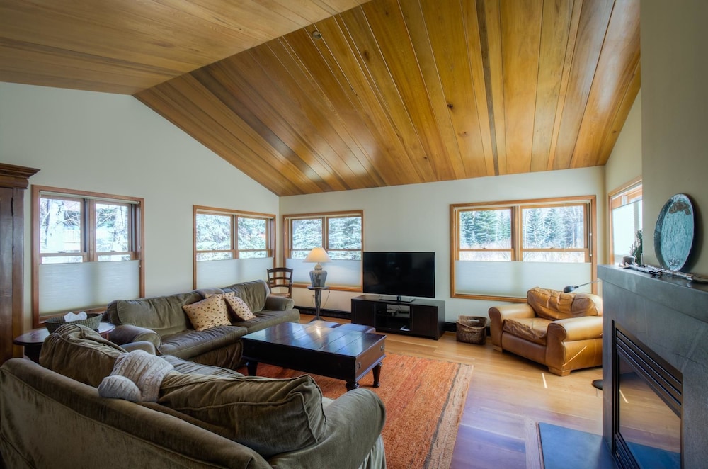 Cascades A 1 4 Bedroom Condo By Accommodations in Telluride