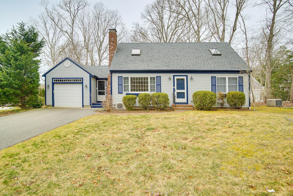 Charming Cape Cod Home ~ 1 Mi to Megansett Beach