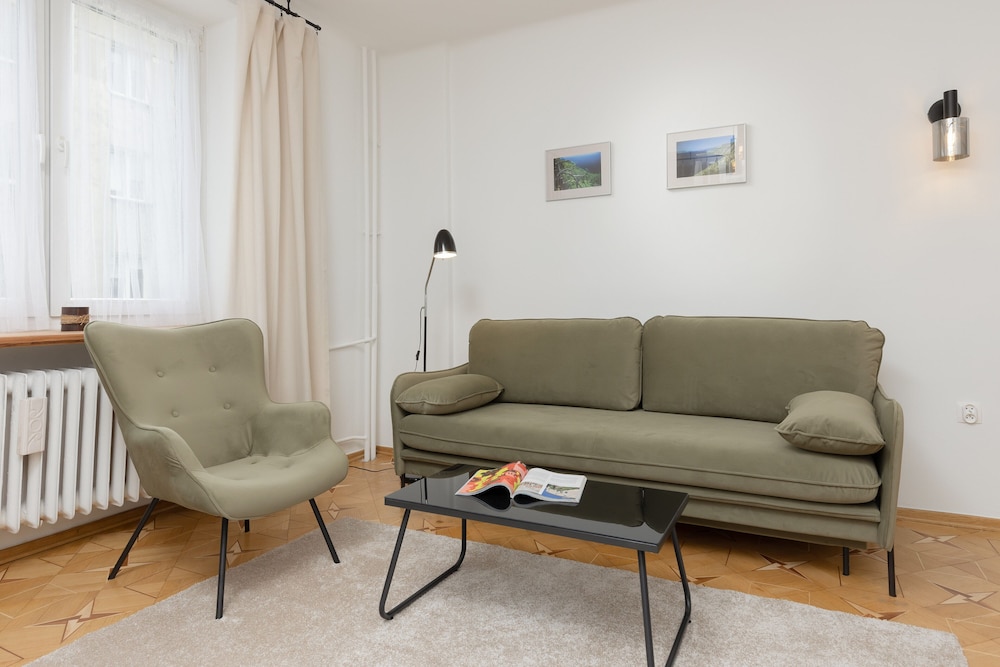 Bałuckiego Apartment Warsaw by Renters view 5