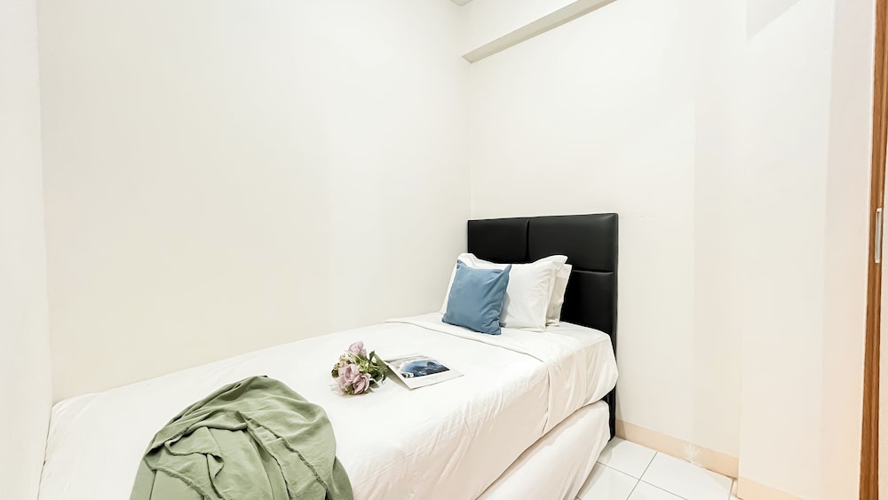 Neat 2Br Apartment Podomoro Golf View
