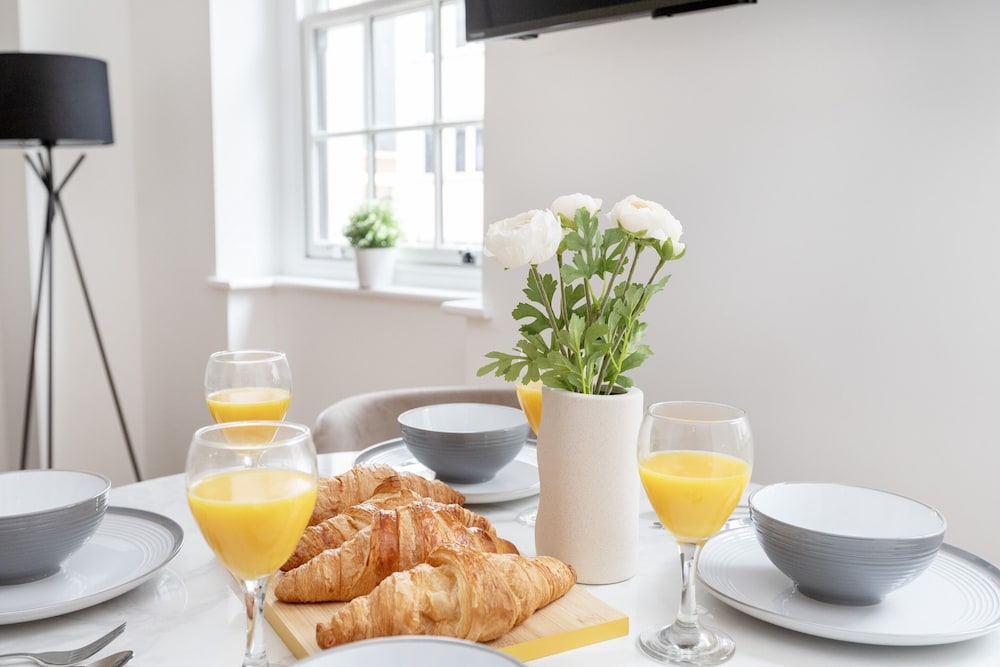 Fitzrovia 1BR with Balcony by Soho