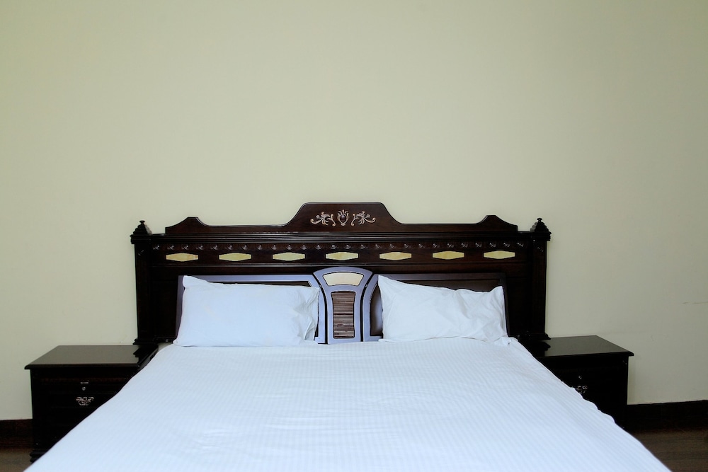 Bnow Hotel