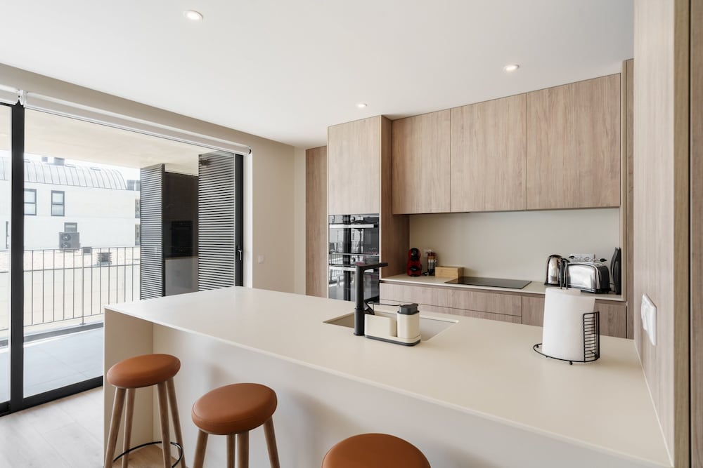 Green Coast Beachfront Retreat by Minho s Guest