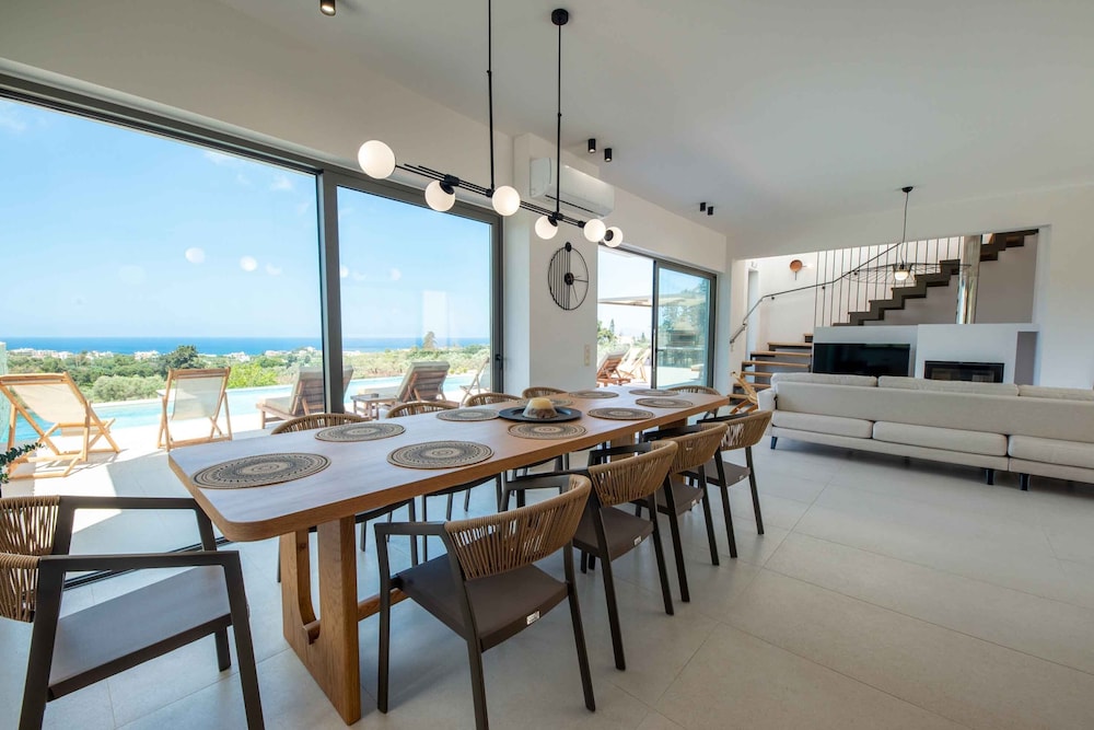 Star Luxury Villa I Gym and Playground
