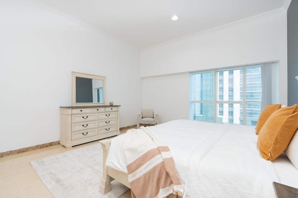 4BR Maid Penthouse w Pool and Jacuzzi