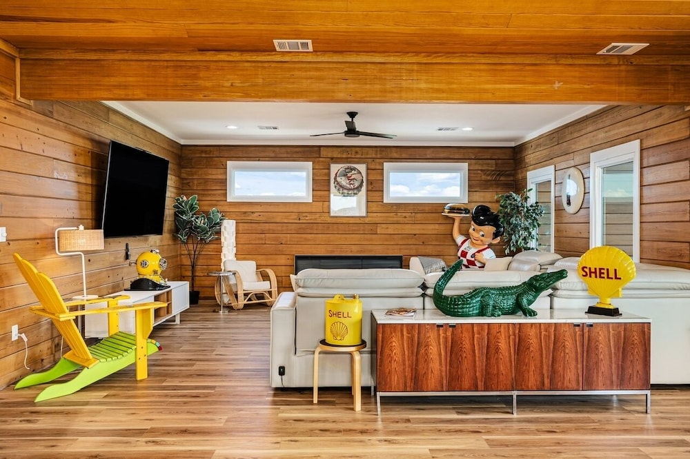 The Coppertone House 6 Bedroom Home