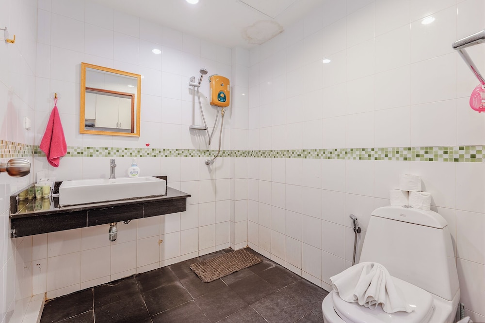 1BR Near Naiharn Pool&Relaxed Vibes C199