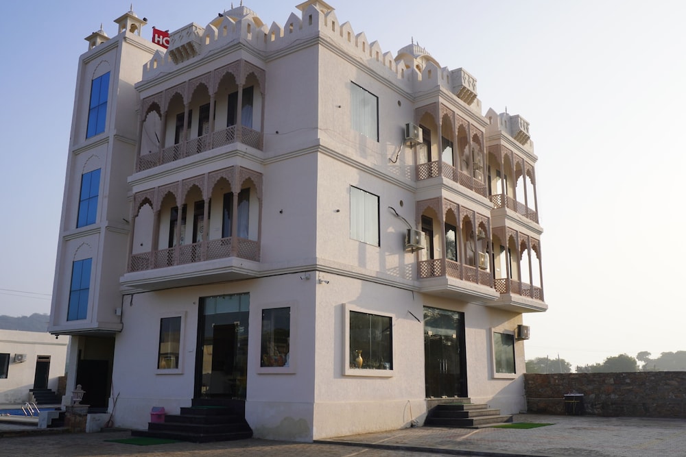 Eco Fort Resort