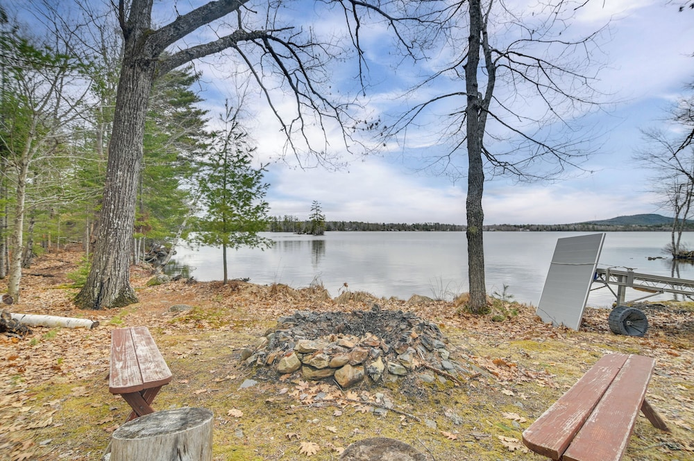 Waterfront Cabin w/ Deck: Serene Eddington Escape