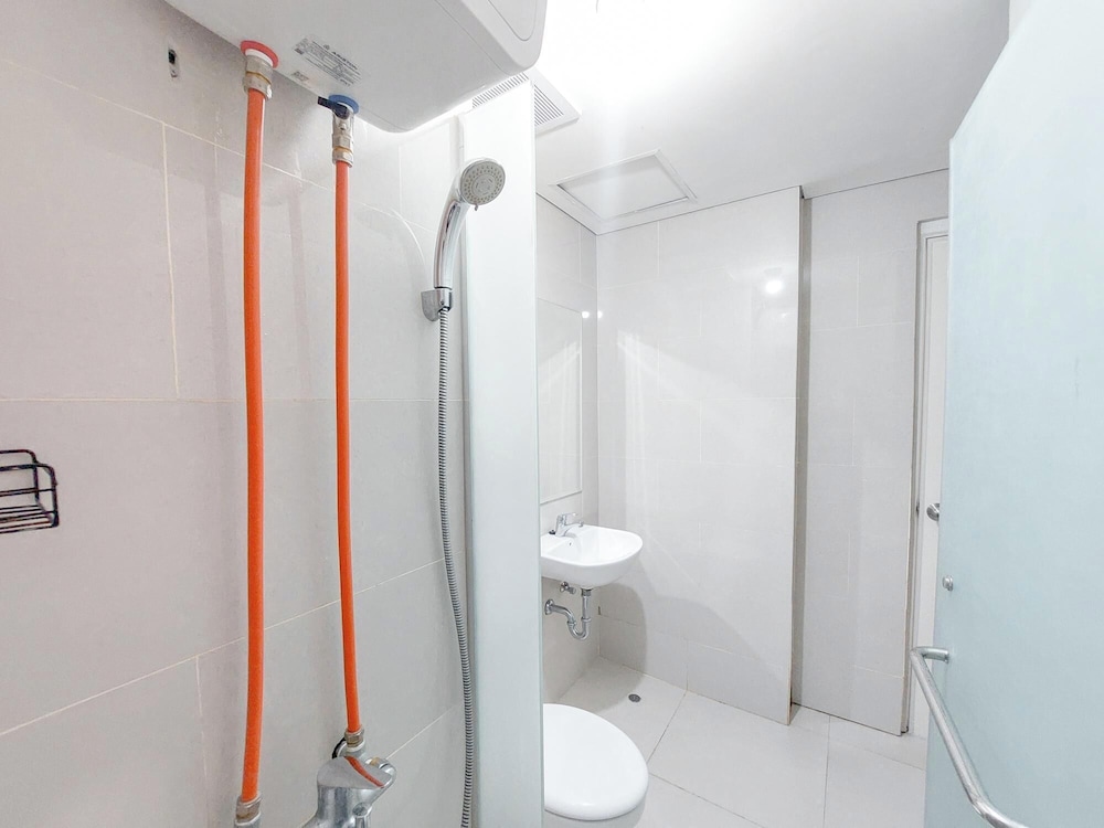 Homey And Compact 2Br Podomoro City Deli Medan Apartment