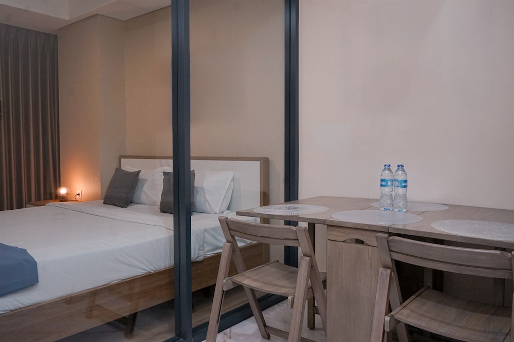 Warm And Cozy 1Br At The Smith Alam Sutera Apartment