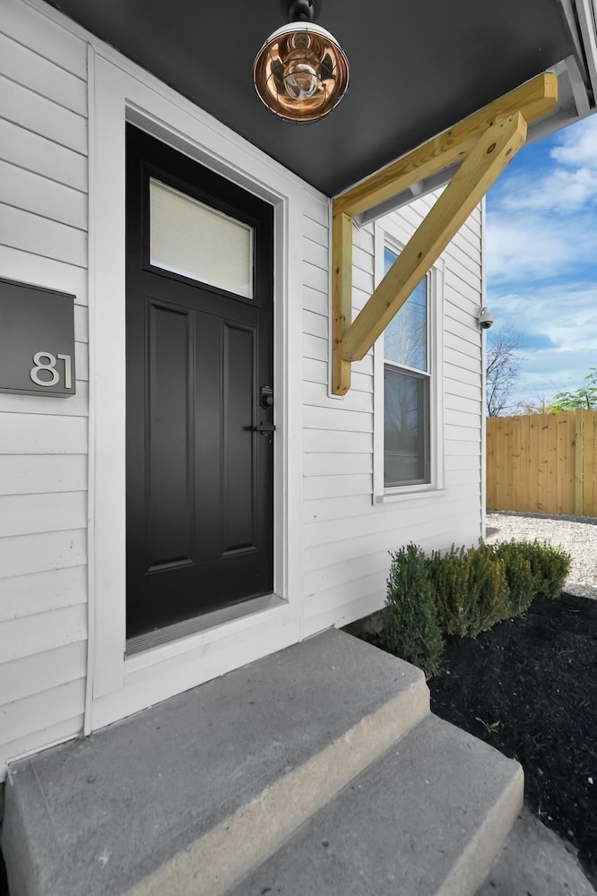 Abode 81 in Newark