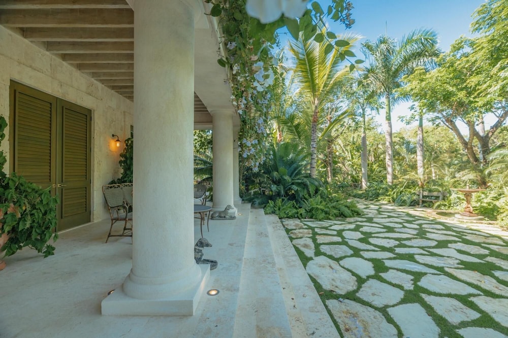 One-of-a-kind Villa With Open Spaces and Amazing Views in Luxury Beach Resort view 5