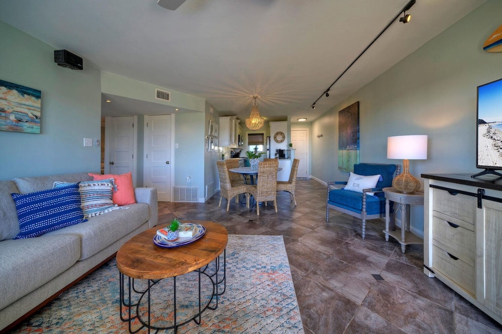 3 Condos in Beachfront Complex w Pool Sleeps 22 Island Retreat 3-unit Buyout