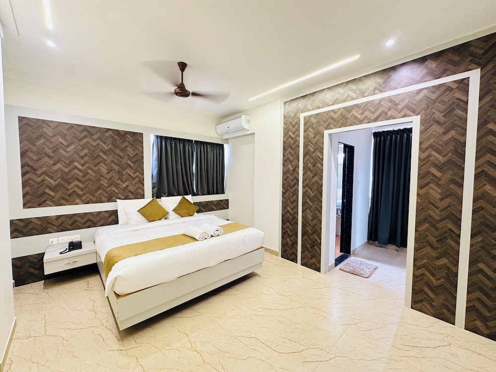Shambhavi Hotel & Convention Centre