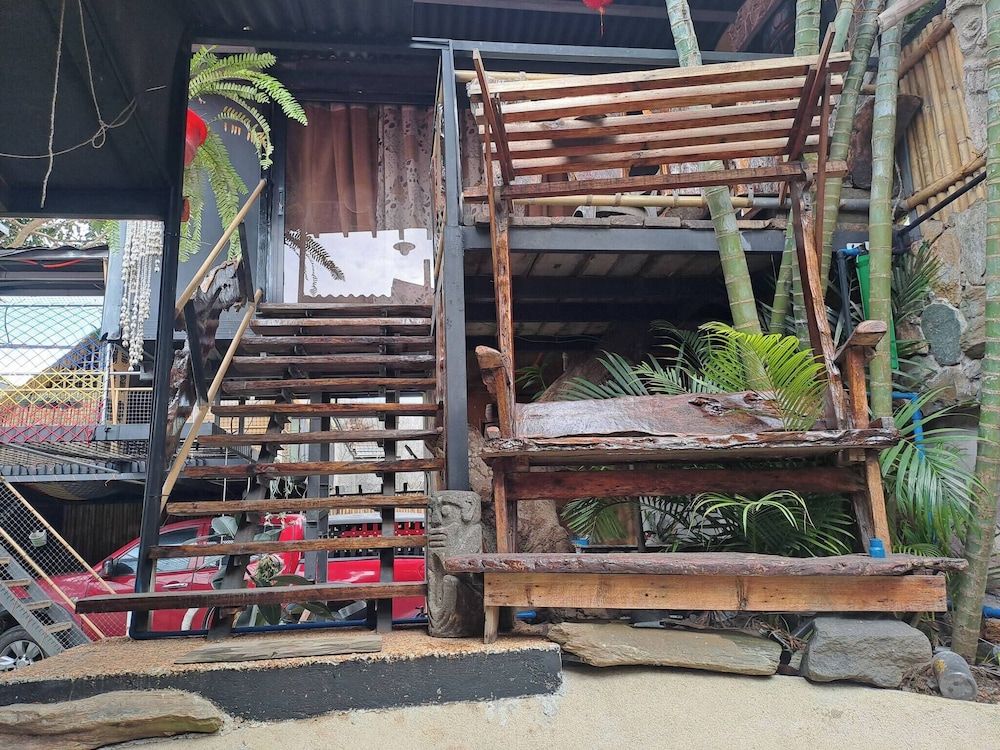 Tribal Bliss Private Resort in Lipa Batangas, a Privat Guest Room With Pool