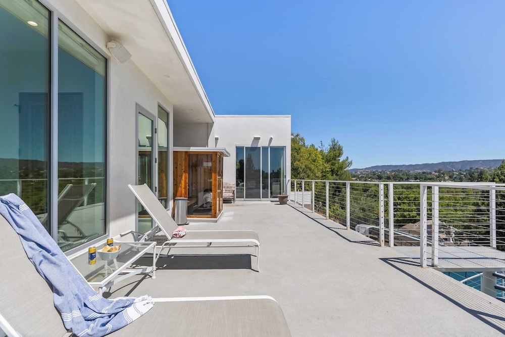 Luxe LA Escape w/ Pool, Views & Game Room Alta Vista Estate by Avantstay
