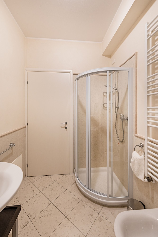 Residenza Miralago - 16 Domitilla - Locazione BK