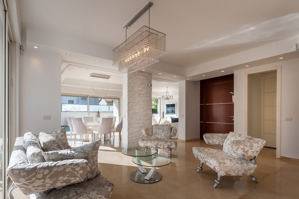 Luxurious Villa with great location, photo 19