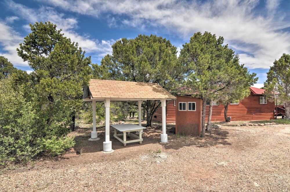 Cabin 6 Mi to Burr Trail, 32 Mi to Escalante!
